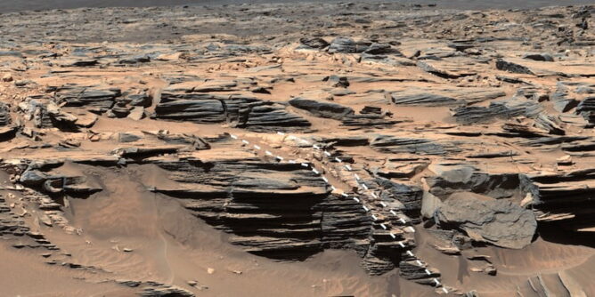 NASA’s Curiosity rover discovers Gemstone in Mars